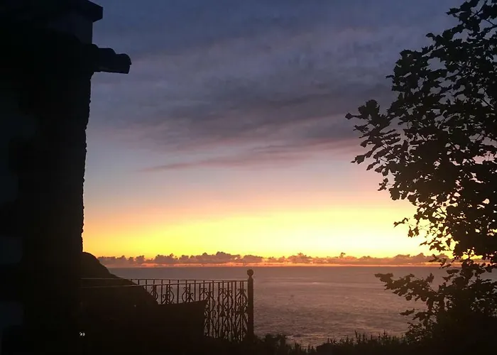 La Vigie De Castelrock *